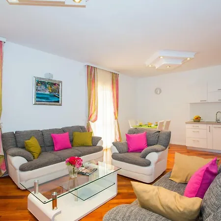 City Lani 3 Gasthof 4*