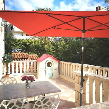 Πανσιόν City Lani 3 4*