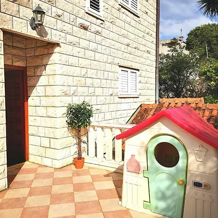 Guest house City Lani 3 4*